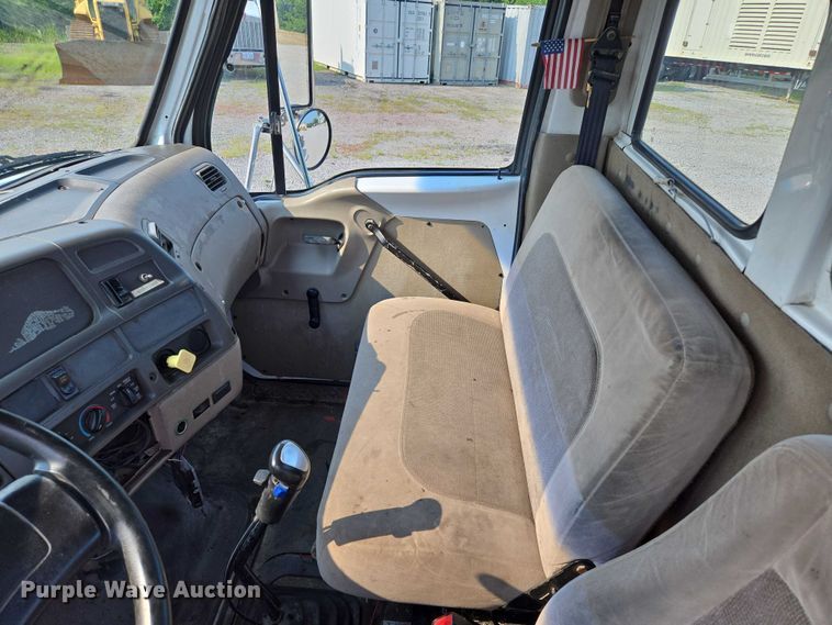 image for item EF1928 2004 Freightliner Sterling L7500 truck cab and chassis
