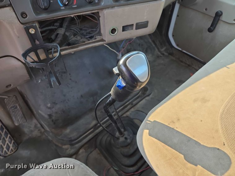 image for item EF1928 2004 Freightliner Sterling L7500 truck cab and chassis