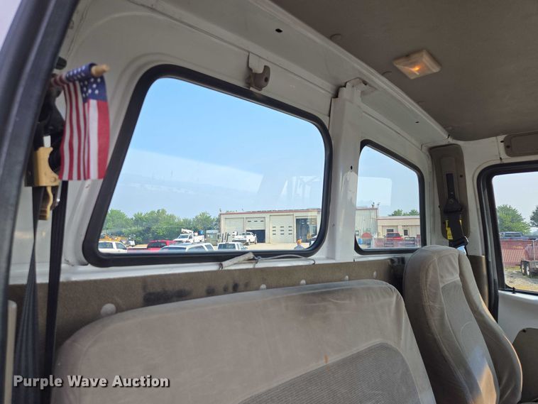 image for item EF1928 2004 Freightliner Sterling L7500 truck cab and chassis