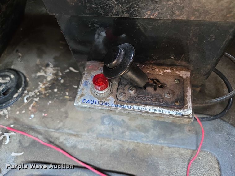 image for item EF1928 2004 Freightliner Sterling L7500 truck cab and chassis