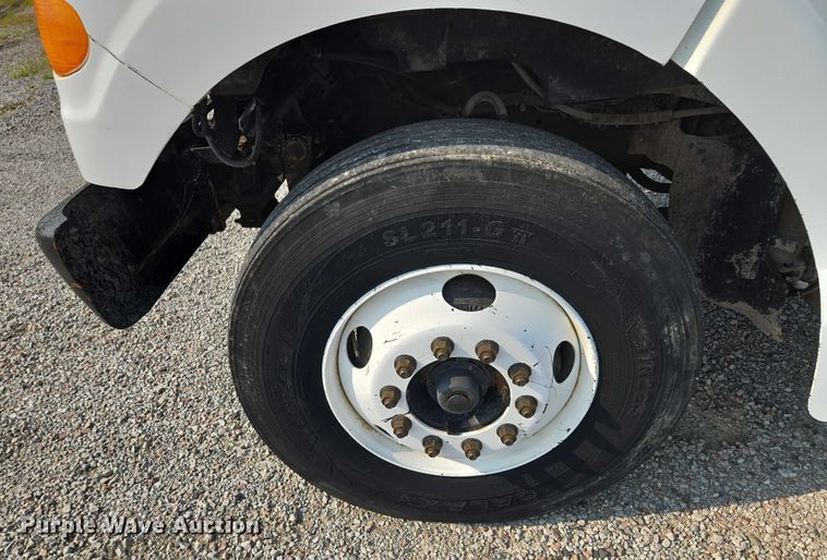 image for item EF1928 2004 Freightliner Sterling L7500 truck cab and chassis