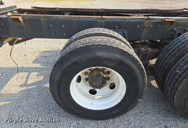 image for item EF1928 2004 Freightliner Sterling L7500 truck cab and chassis