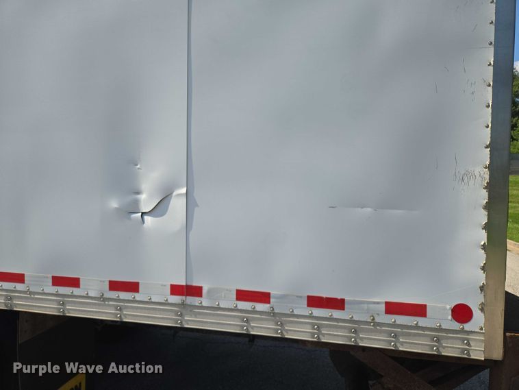 image for item EF1945 2014 Peterbilt 220 box truck