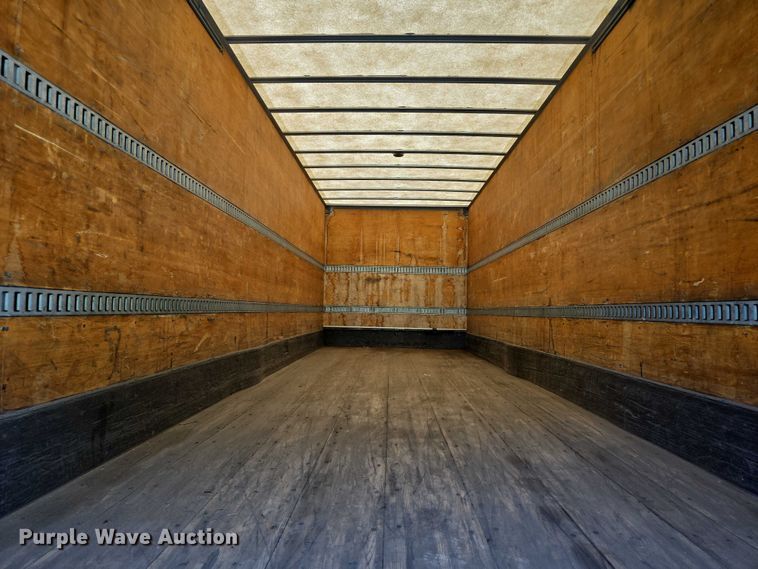 image for item EF1945 2014 Peterbilt 220 box truck