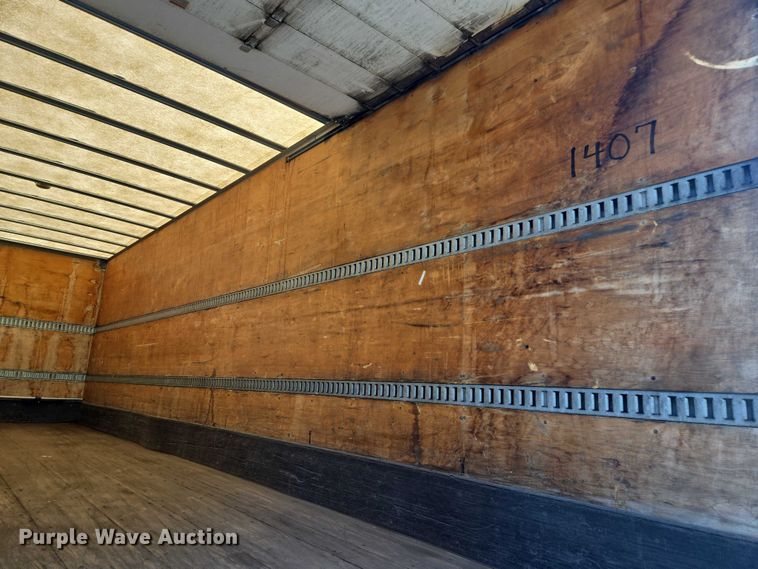 image for item EF1945 2014 Peterbilt 220 box truck