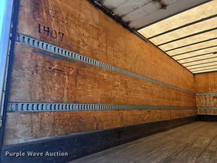 image for item EF1945 2014 Peterbilt 220 box truck