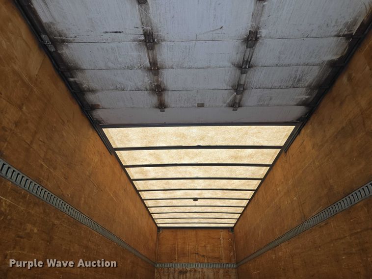 image for item EF1945 2014 Peterbilt 220 box truck