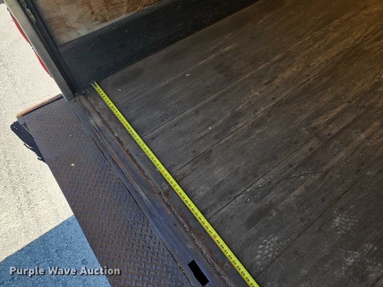 image for item EF1945 2014 Peterbilt 220 box truck