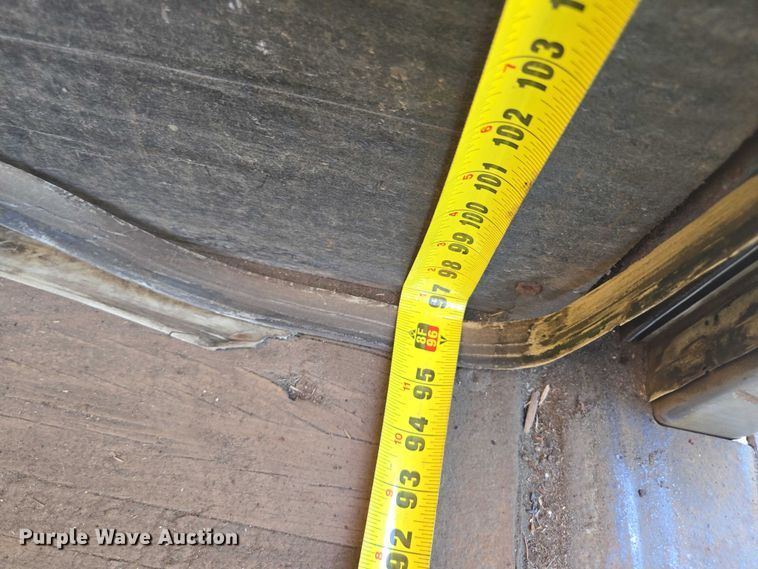 image for item EF1945 2014 Peterbilt 220 box truck