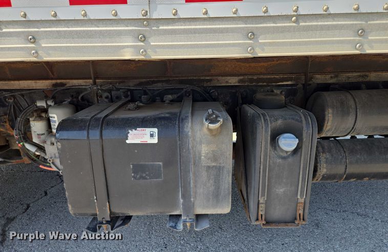 image for item EF1945 2014 Peterbilt 220 box truck