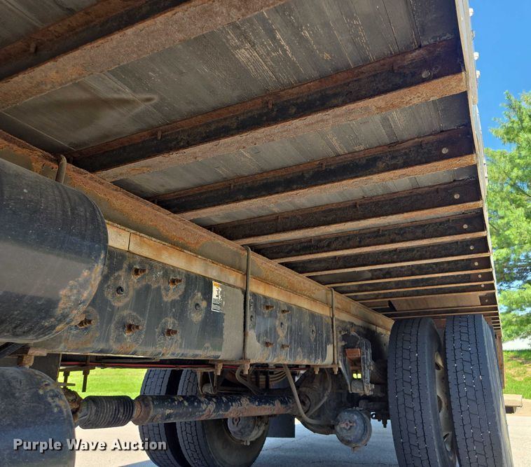 image for item EF1945 2014 Peterbilt 220 box truck