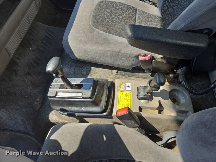 image for item EF1945 2014 Peterbilt 220 box truck