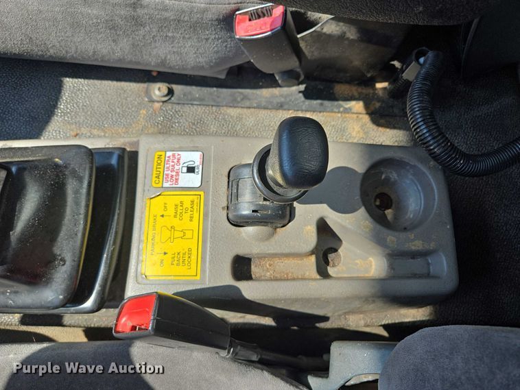 image for item EF1945 2014 Peterbilt 220 box truck