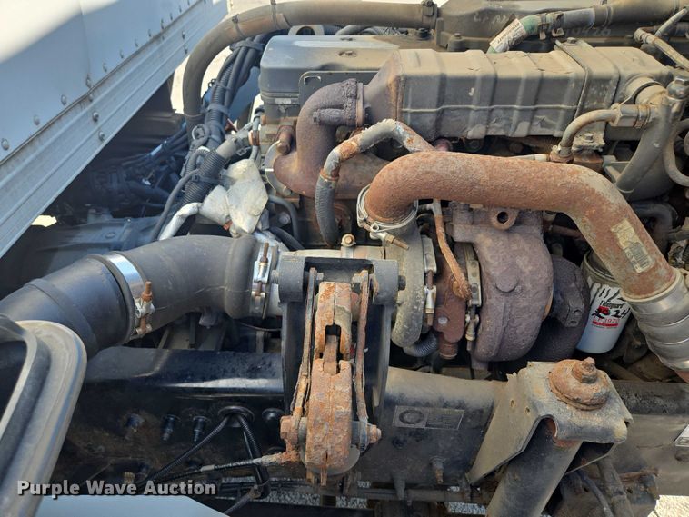 image for item EF1945 2014 Peterbilt 220 box truck