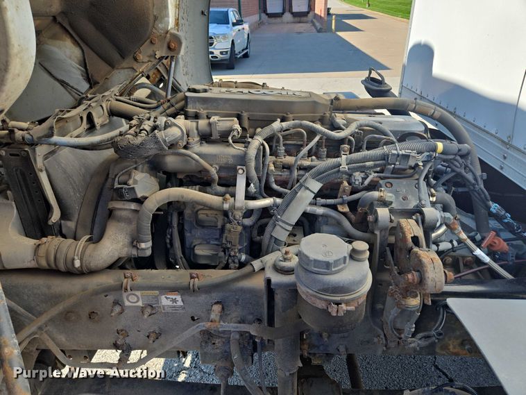 image for item EF1945 2014 Peterbilt 220 box truck