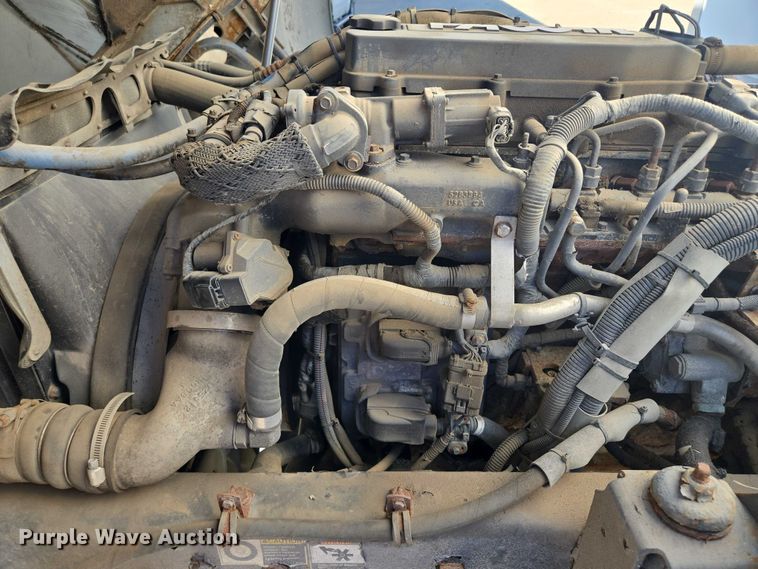 image for item EF1945 2014 Peterbilt 220 box truck