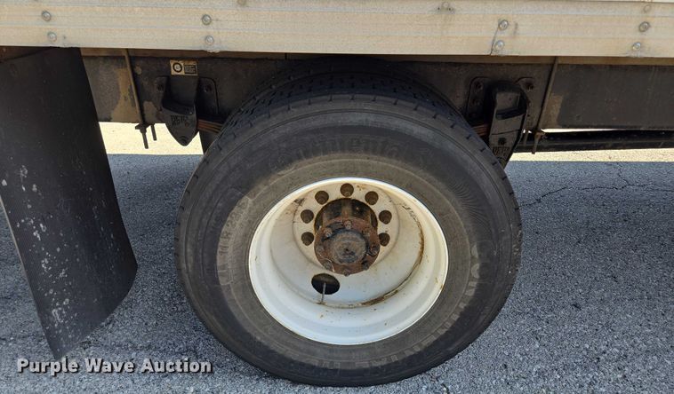 image for item EF1945 2014 Peterbilt 220 box truck