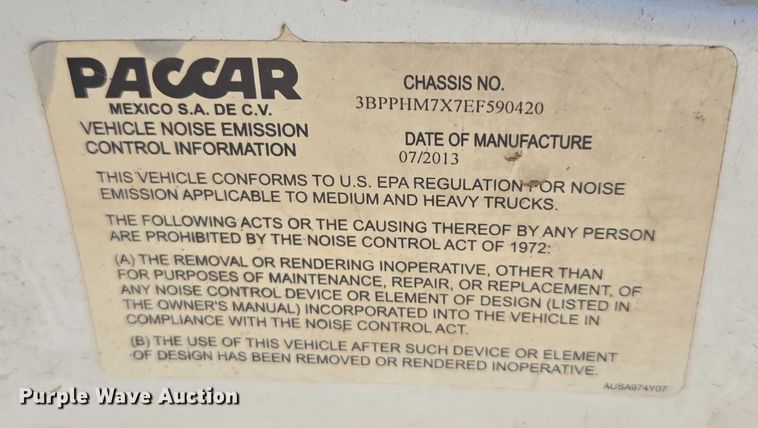 image for item EF1945 2014 Peterbilt 220 box truck