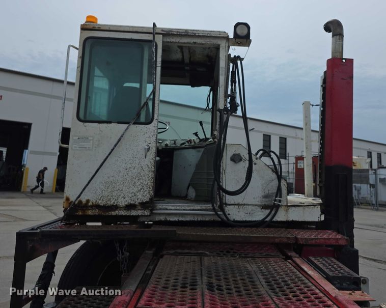 image for item EF3734 1993 Ottawa 30 yard truck