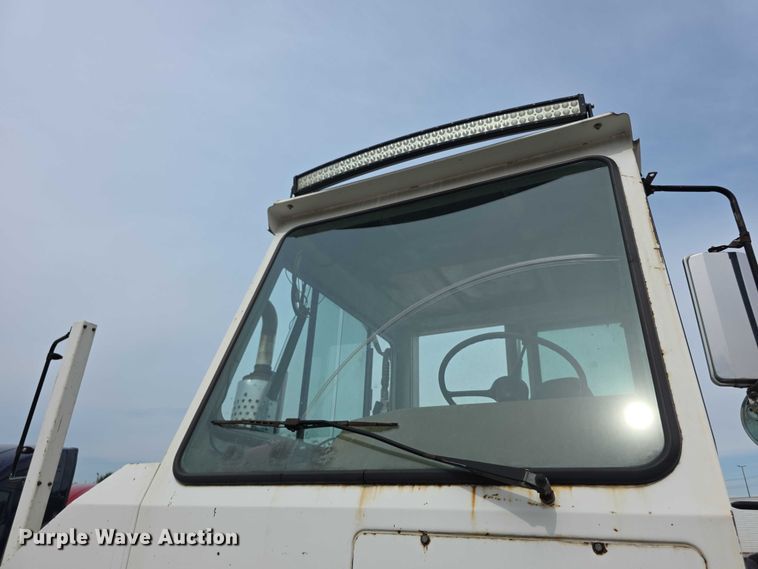 image for item EF3734 1993 Ottawa 30 yard truck