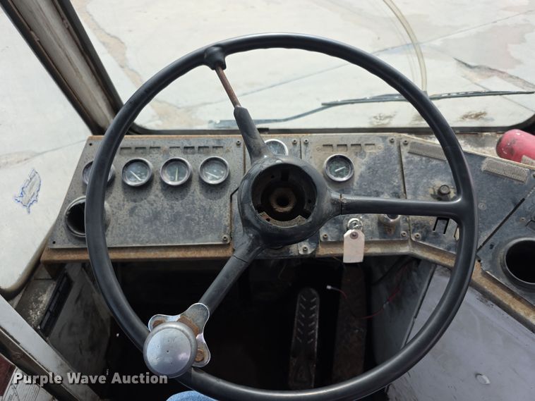 image for item EF3734 1993 Ottawa 30 yard truck