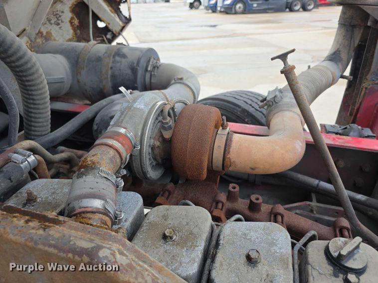 image for item EF3734 1993 Ottawa 30 yard truck