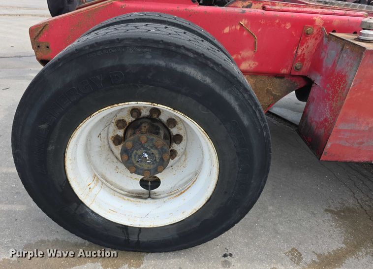 image for item EF3734 1993 Ottawa 30 yard truck