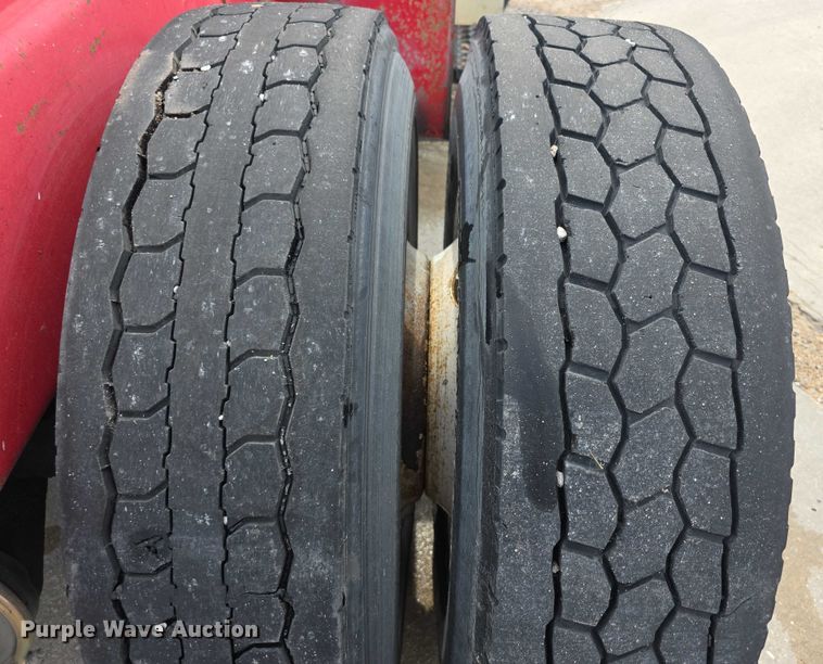 image for item EF3734 1993 Ottawa 30 yard truck