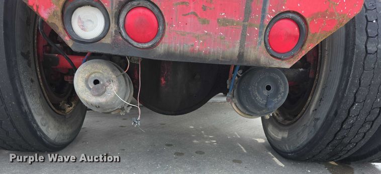 image for item EF3734 1993 Ottawa 30 yard truck