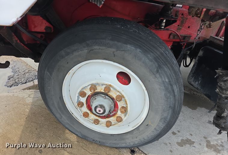 image for item EF3734 1993 Ottawa 30 yard truck