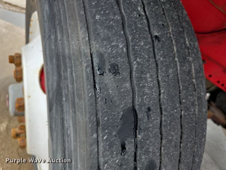 image for item EF3734 1993 Ottawa 30 yard truck