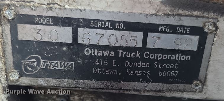 image for item EF3734 1993 Ottawa 30 yard truck