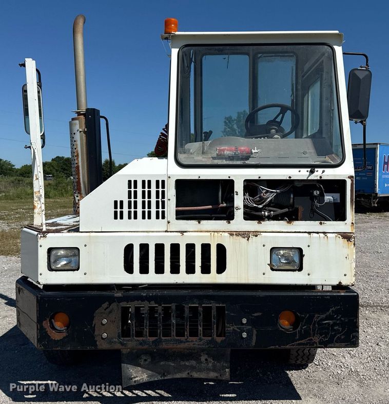 image for item EG5871 2004 Kalmar 30 yard truck