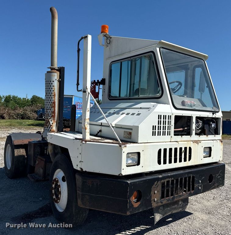 image for item EG5871 2004 Kalmar 30 yard truck