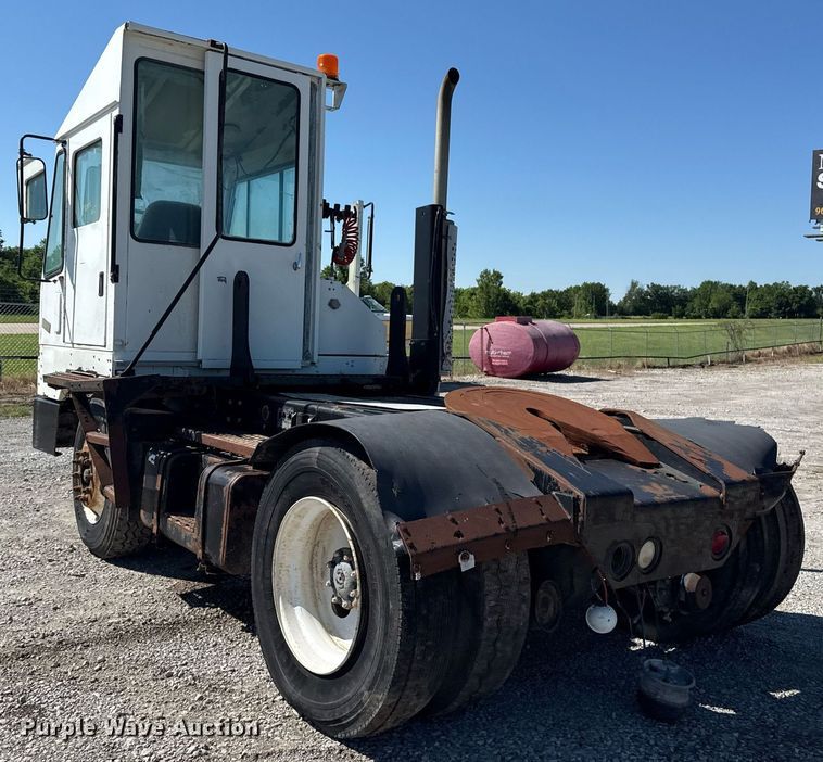 image for item EG5871 2004 Kalmar 30 yard truck