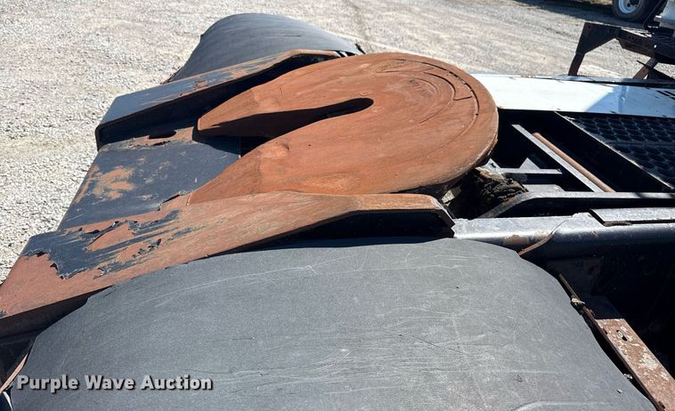 image for item EG5871 2004 Kalmar 30 yard truck