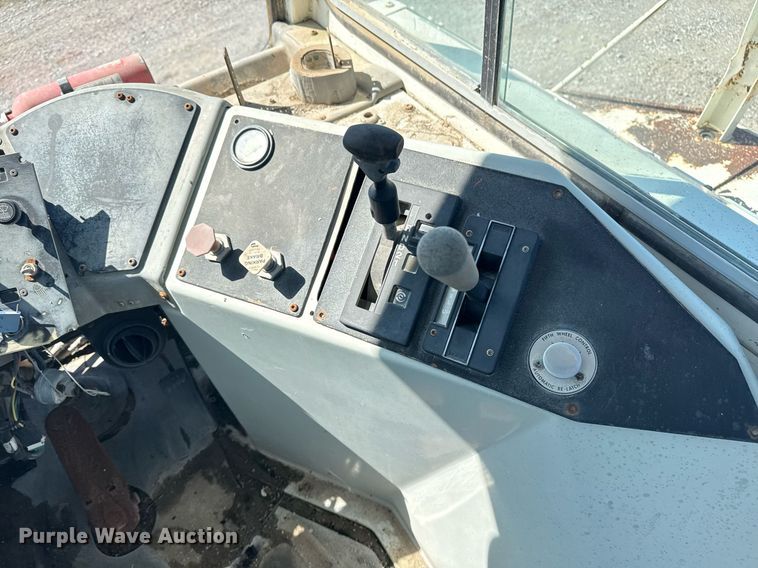 image for item EG5871 2004 Kalmar 30 yard truck