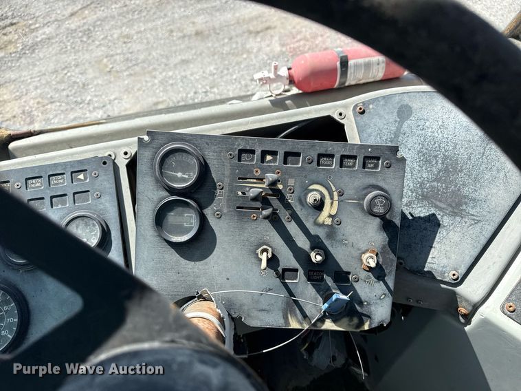 image for item EG5871 2004 Kalmar 30 yard truck