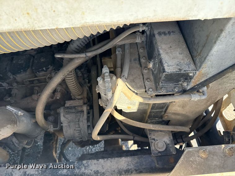 image for item EG5871 2004 Kalmar 30 yard truck