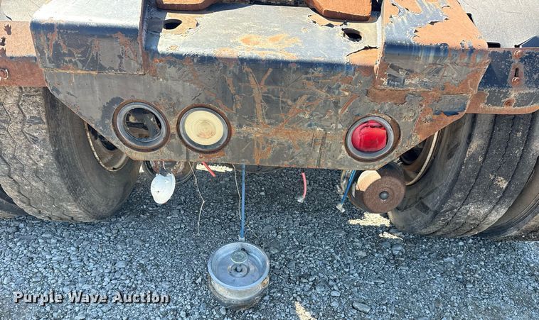 image for item EG5871 2004 Kalmar 30 yard truck