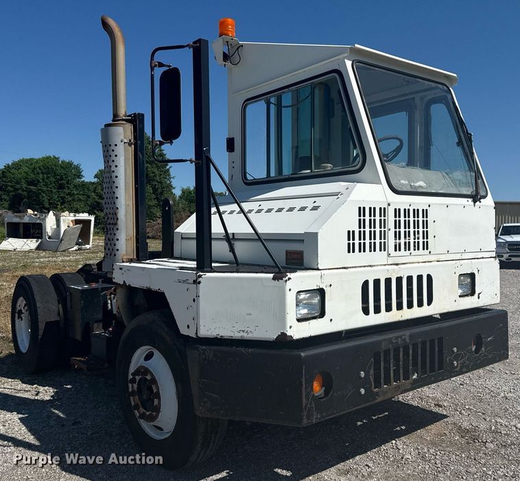 image for item EG5872 2004 Kalmar 30 yard truck