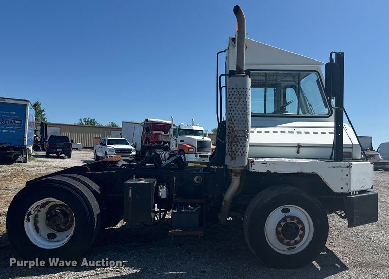 image for item EG5872 2004 Kalmar 30 yard truck