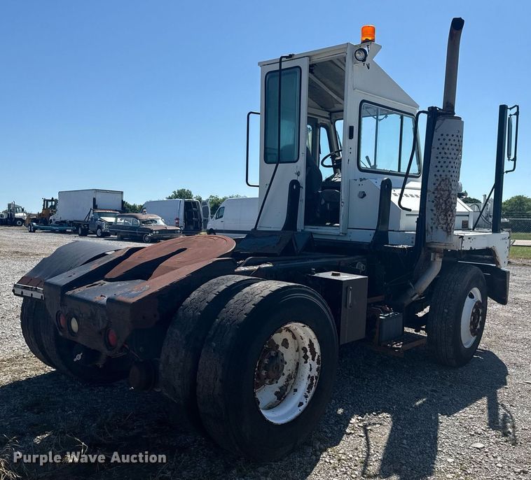 image for item EG5872 2004 Kalmar 30 yard truck