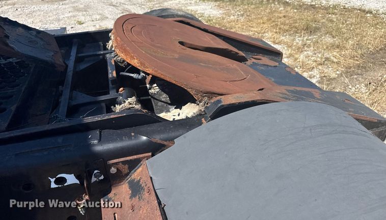 image for item EG5872 2004 Kalmar 30 yard truck