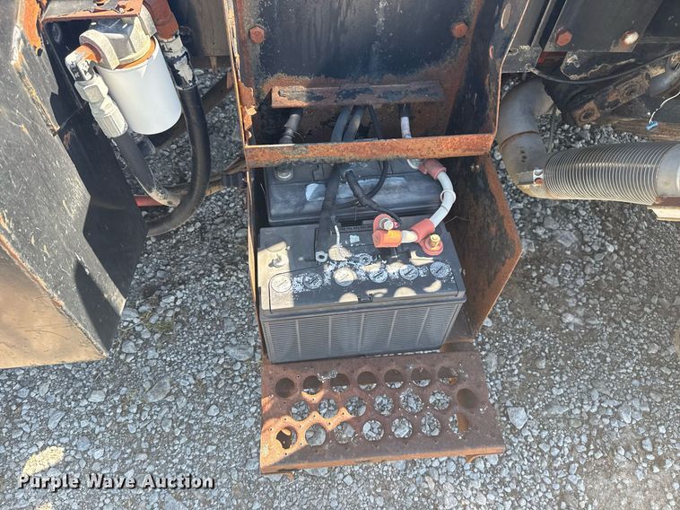 image for item EG5872 2004 Kalmar 30 yard truck