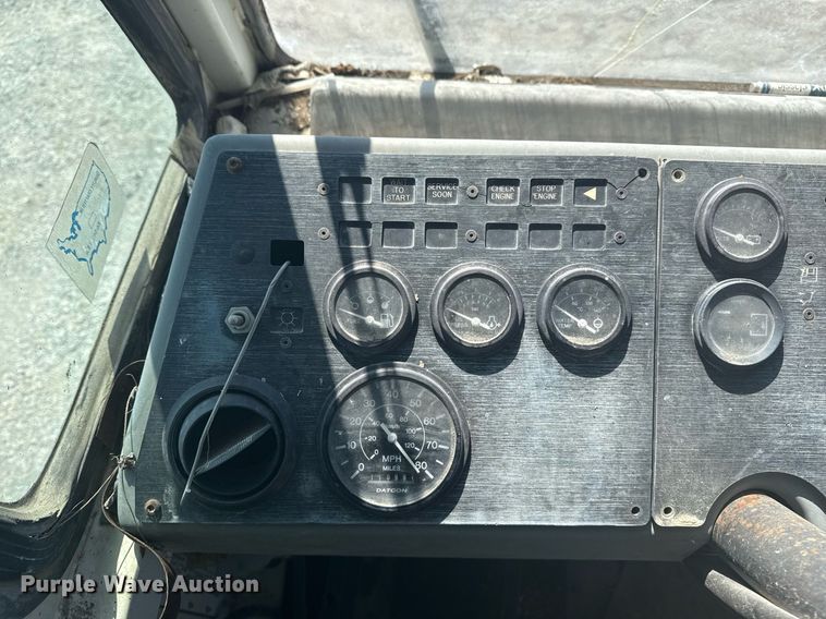 image for item EG5872 2004 Kalmar 30 yard truck