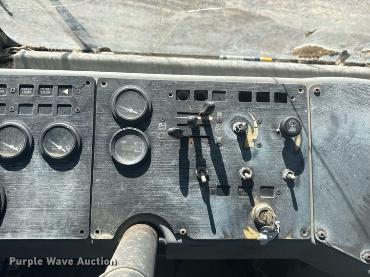 image for item EG5872 2004 Kalmar 30 yard truck