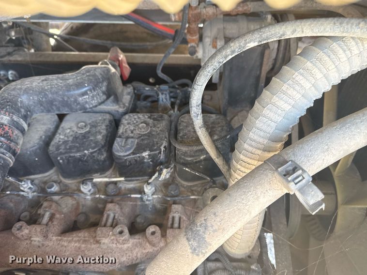 image for item EG5872 2004 Kalmar 30 yard truck