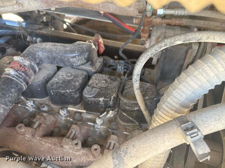 image for item EG5872 2004 Kalmar 30 yard truck