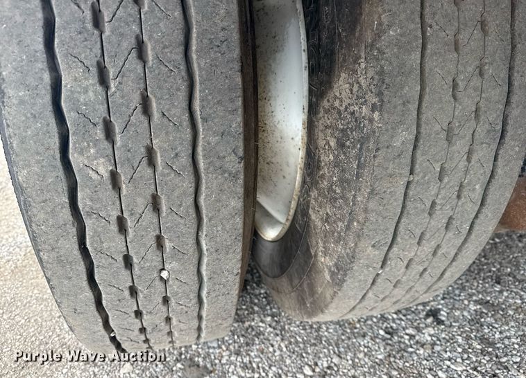 image for item EG6024 2015 Utility Trailer FS2CDHA drop deck trailer